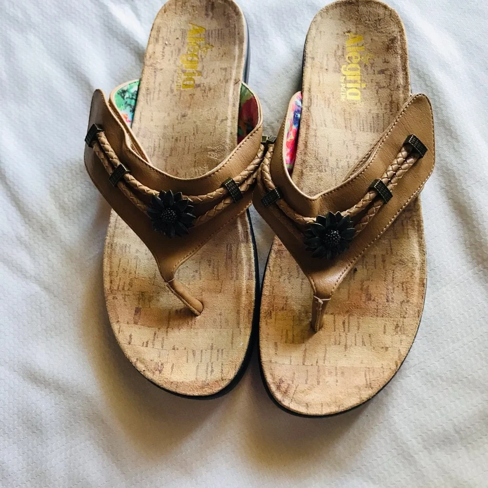 Alegria Women's Tan Sandals